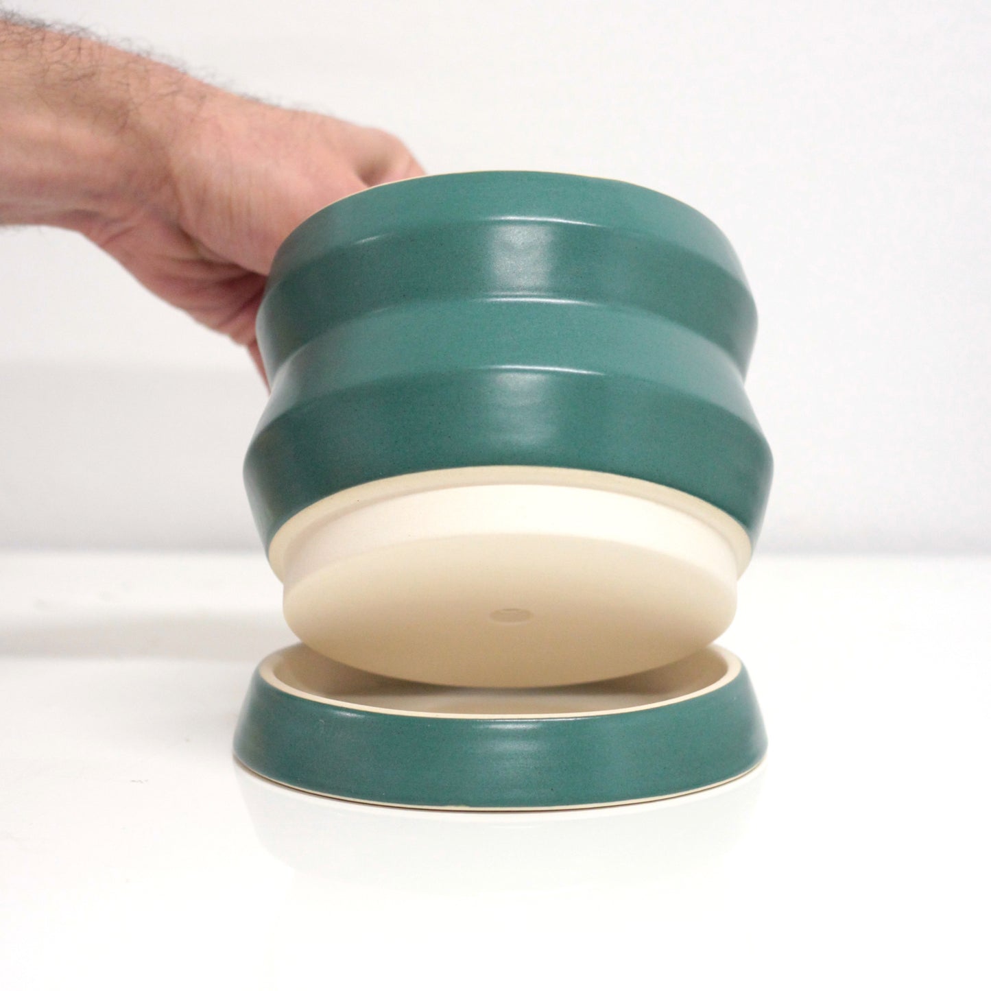Medium Peacock Planter w/ Drip Tray